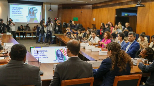 Reunião do governo que definiu o Concurso Nacional Unificado (Foto: Wilson Dias/Agência Brasil)