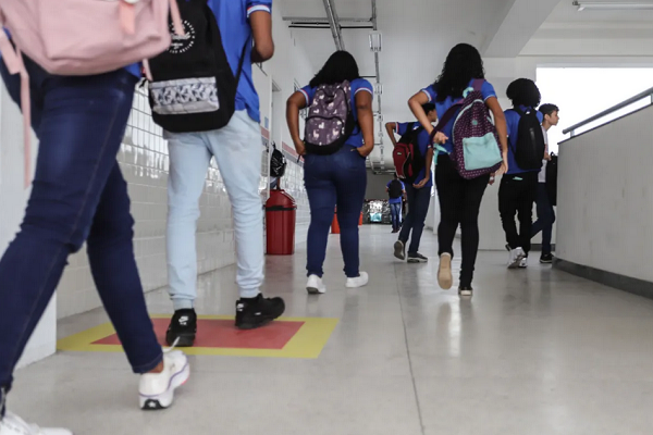 A solicitação deve ser realizada de forma on-line, por meio de qualquer aparelho que esteja conectado à internet (Foto: Rafaela Araújo/Ag. A TARDE)