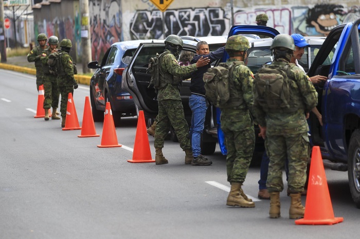 Crise no Equador: crime organizado atua de forma semelhante ao Brasil, apontam especialistas