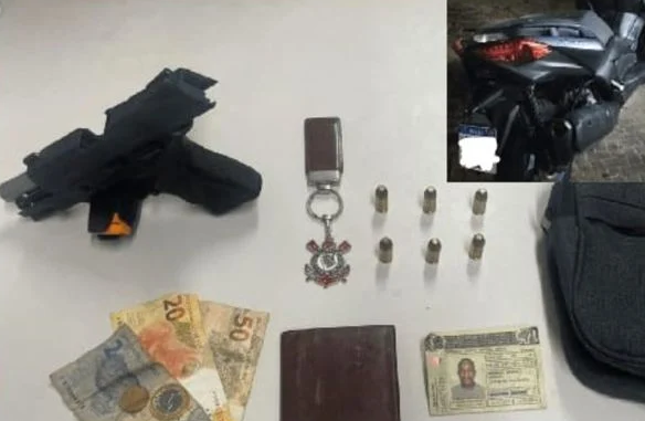 Na ação, foram apreendidos uma arma e munições (Foto: Divulgação)