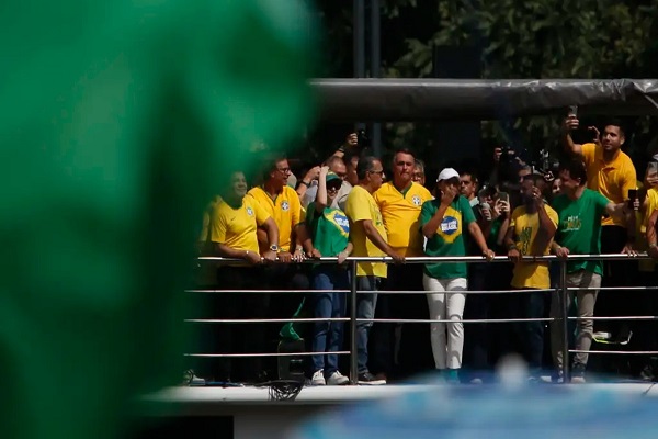 Para a PF, afirmação de Bolsonaro no ato indica que ele sabia da existência das minutas de roteiro para mantê-lo no poder e impedir a posse de Lula