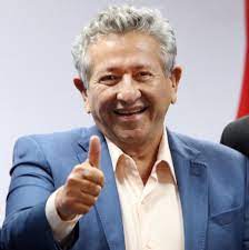 '...É uma disputa saudável essa e estou muito satisfeito porque tem diversos nomes que têm sido colocados e muito me orgulha, muito me honra