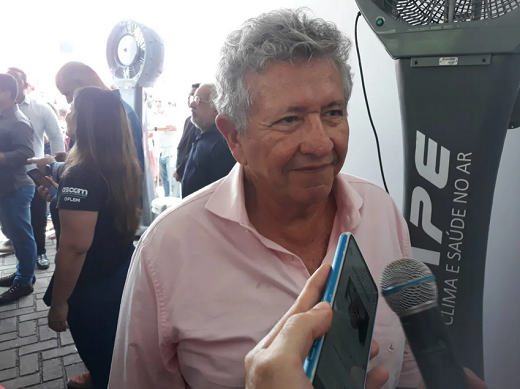 Jerônimo também falou sobre a possibilidade da secretária Jusmari Oliveira deixar o governo (Foto: Lucas Franco/Ag. A TARDE)