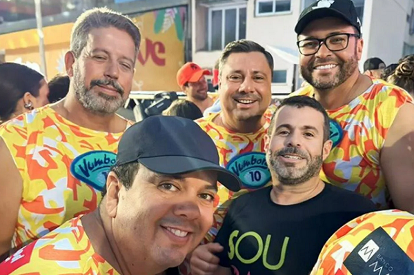 A espreita da sucessão de Lira, Elmar levou os colegas para curtir em Salvador (Foto: Redes sociais/Divulgação)