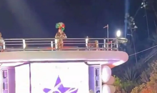 Ivete Sangalo fez o desabado em cima do trio (Foto: Reprodução/Redes Sociais)