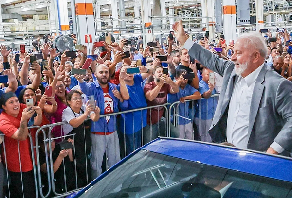 Filial da montadora alemã anunciou que seu plano de investimentos nas fábricas brasileiras (Foto: Ricardo Stuckert/PR)
