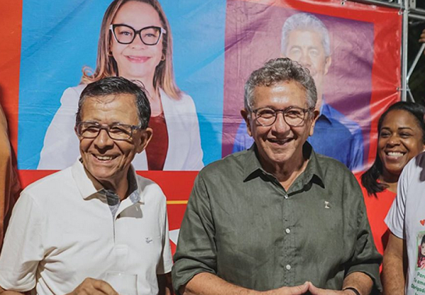 O ex-vereador João da Galinha e o pré-candidato a prefeito de Camaçari, Luiz Caetano (Foto: Reprodução)