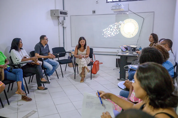 Secretária de Educação de Camaçari, Neurilene Martins, participou do encontro (Foto: Secrretaria de Educação de Camaçari)