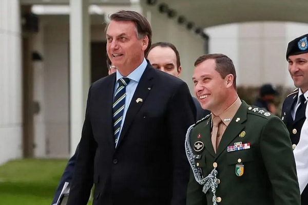 Interação durou cerca de uma hora e teria sido captada na semana passada (Foto: Alan dos Santos/PR)