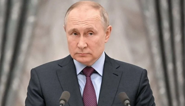 Governo Putin coloca movimento LGBT+ na lista de 'grupos terroristas' (Foto: Reprodução/Twitter Kremlin)