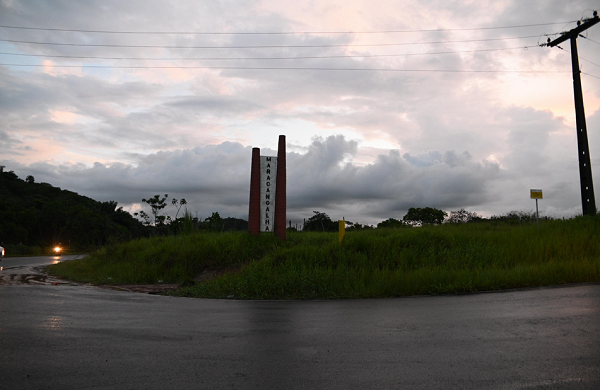 Placa de Marangalha, na BA-512 (Foto: Paula Fróes/Correio)