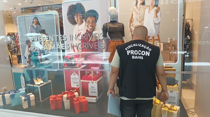 Lojas de departamento e de produtos femininos, joalherias e floriculturas, localizadas em Salvador e Região Metropolitana, são alvo da fiscalização do Procon-BA até o dia 10 de maio - Foto: Ascom SJDH