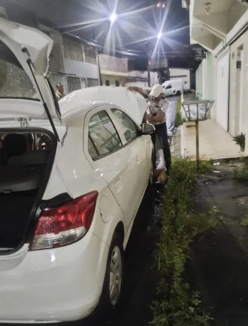 Veículo roubado foi encontrado nas proximidades de onde o suspeito reside, em Salvador (Foto: Arquivo Pessoal)