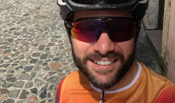 Motorista suspeito de atropelar ciclista, na BA-556, vai à delegacia (Foto: Reprodução/Redes sociais)