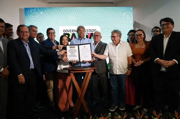 O governador Jerônimo Rodrigues anunciou uma série de iniciativas destinadas ao desenvolvimento econômico e social do município (Foto: Ascom/GOVBA)