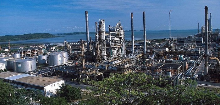 Aintiga Landulfo Alves, e atual Acelen, depois de vendida aos árabes, pelo govorno Bolsonaro, a refinaria não está operando com plena capacidade e já apresenta baixo estoque. Foto: Divulgação