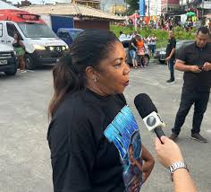 Campeão do BBB24 é homenageado em festa neste domingo, 21, em Salvador. Na imagem, Elisângela Brito, mãe de Davi. Foto: Rafaela Souza/Terra
