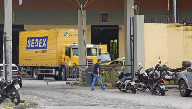 Unidade dos Correios no Rio (Foto: Fábio Rossi)
