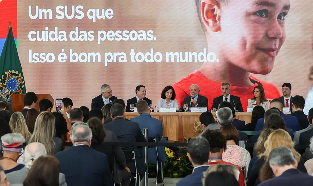 A proposta é reduzir o tempo de espera por cirurgias, exames e tratamentos no âmbito do Sistema Único de Saúde (SUS) por meio do fortalecimento do SUS Digital (Foto: Antonio Cruz/Agência Brasil)