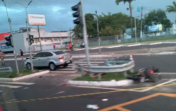 Grave acidente deixa um morto e um ferido na Avenida Jorge Amado em Camaçari (Foto: Reprodução)