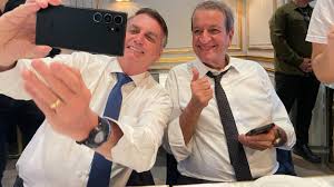 Partido do ex-presidente de extrema direita, que está inelegível por 8 anos e corre sério risco de ir para a cadeia, tomou rumo que empareda o Congresso. Créditos: Twitter / Valdemar da Costa Neto