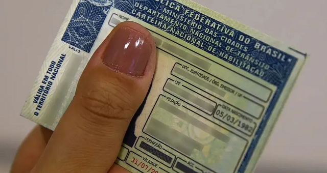Solicitação deve ser feita ao Detran de cada Estado (Foto: Marcello Casal Jr./Agência Brasil)