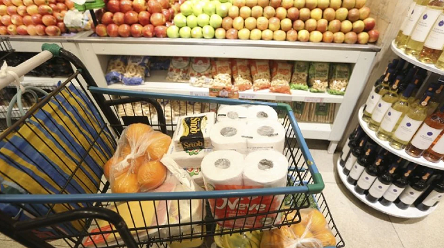 Frutas, arroz, feijão e carne registraram queda nos preços em maio (Foto: Valter Campanato/Agência Brasil)