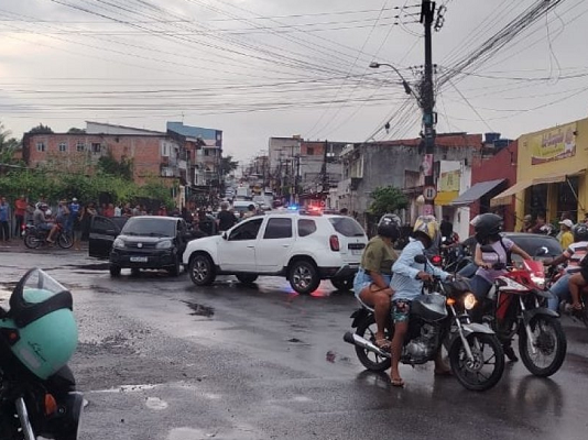 Após denúncias, policiais do 12º Batalhão localizaram o veículo e deram ordem de parada (Foto: Reprodução)