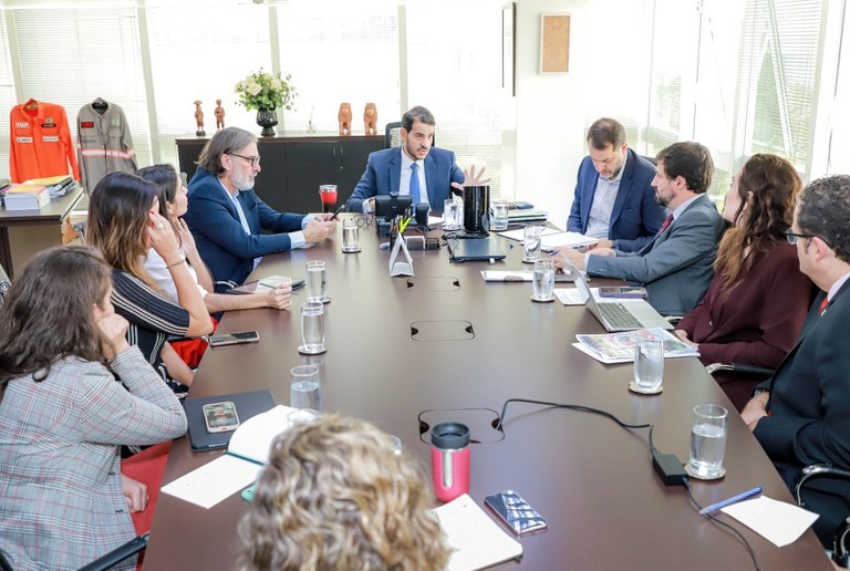 Sala de situação tem o objetivo de impedir a propagação de notícias falsas que vêm impactando as ações de resposta do poder público à situação no estado. Foto: Renato Menezes/AGU