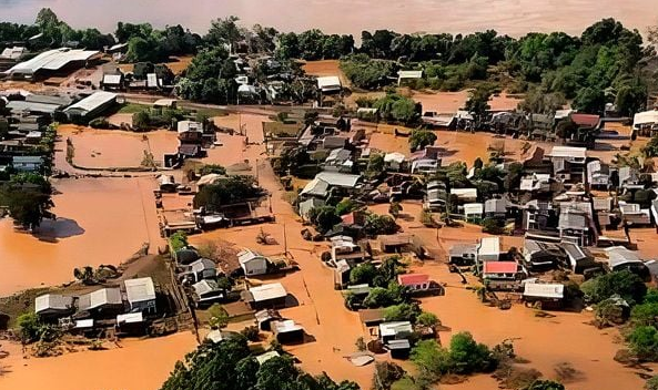 Enchentes que atingiram o estado nos últimos dias deixaram vítimas (Foto: Marinha do Brasil)