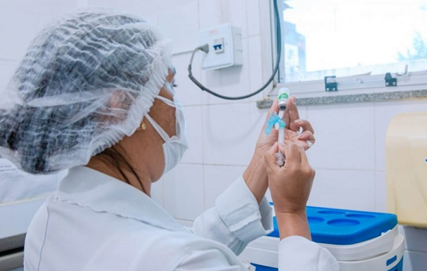Vacinando apenas crianças e adolescentes, entre 10 e 14 anos de idade (Foto: Reprodução)