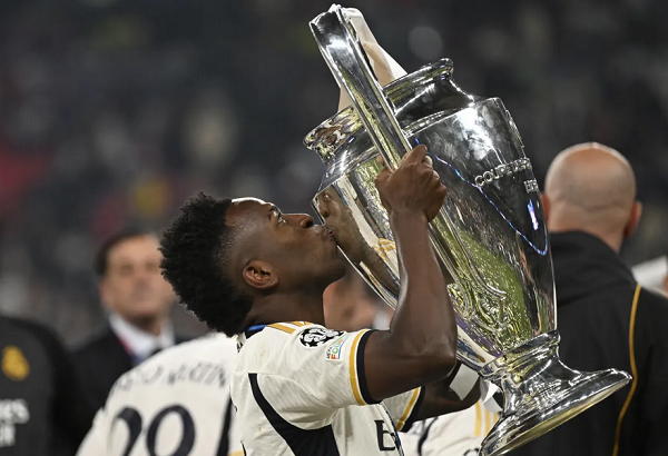 Vinícius marcou seis gols e cinco assistências em 10 jogos na edição atual (Foto: Ina Fassbender/AFP)