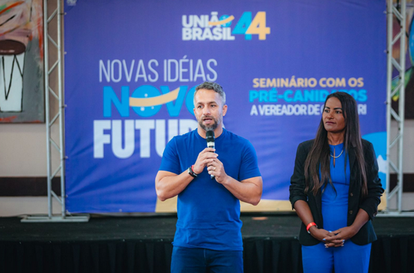 Chapa formada por Flávio Matos (União Brasil) e Professora Angélica (Progressistas) como candidatos a prefeito e vice de Camaçari, respectivamente (Foto: Reprodução)