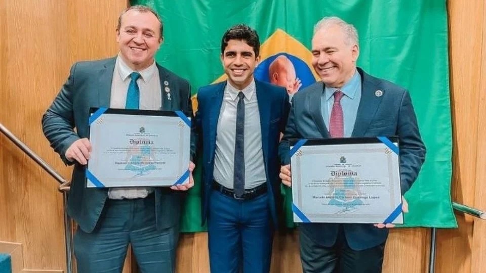 Nos estertores do macabro período marcado pelo negacionismo e pelo desprezo à vida, ex-ministro comparece à Câmara de Aracaju pra receber homenagem que não foi aprovada e sem o 'Queiroga' - Reprodução