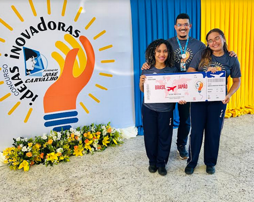 Viagem foi conquistada pelas alunas do Colégio Técnico Mário Barbon, Larissa Gabrielle Silva da Cruz (17) e Maria Eduarda de Souza Siqueira (18) (Foto: Reprodução)