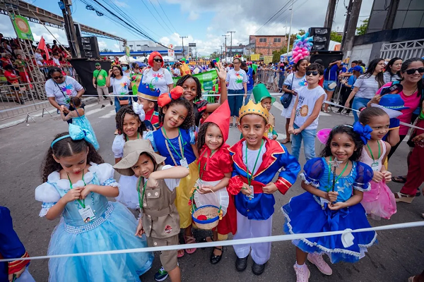 Desfile cívico de aniversário de Camaçari foi marcado por performances repletas de beleza e simbolismo (Foto: Seduc)