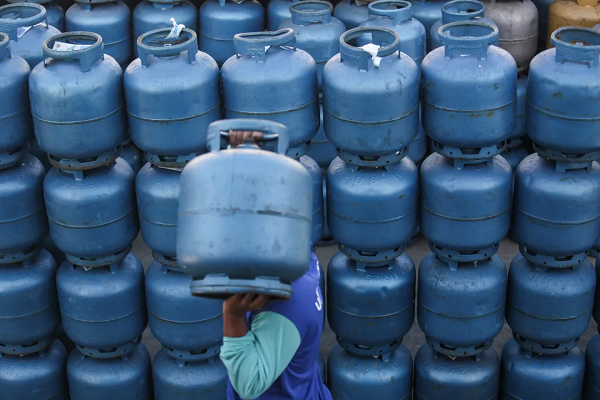 Aumento foi anunciado pelo Sindicato dos Revendedores de Gás do Estado da Bahia (Sinrevgas) (Foto: Raphael Muller/Ag. A TARDE)
