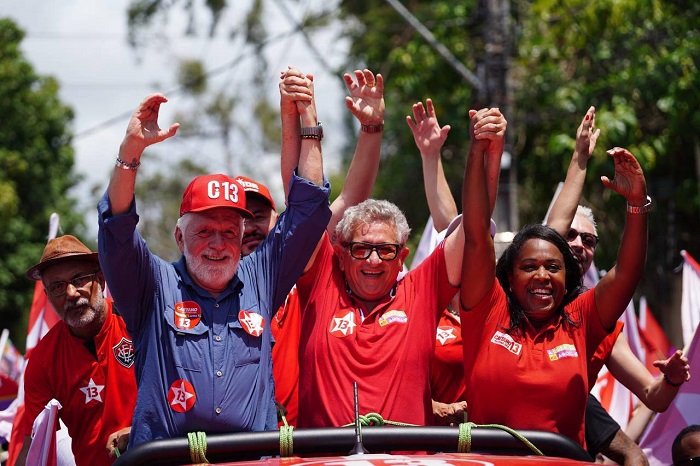 Wagner reforçou a importância de uma campanha ativa, reiterando que Caetano é o nome mais preparado para devolver a Camaçari a qualidade de gestão que o município necessita. Foto: Caio Diniz e Wiliam Riocha