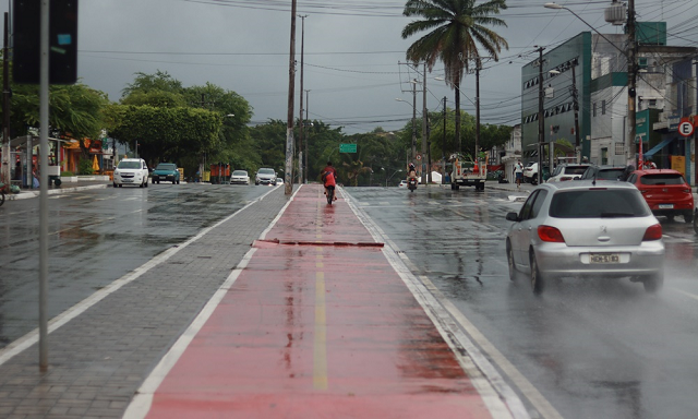 O dia mais chuvoso da semana será esta terça-feira (15) (Foto: Reprodução)