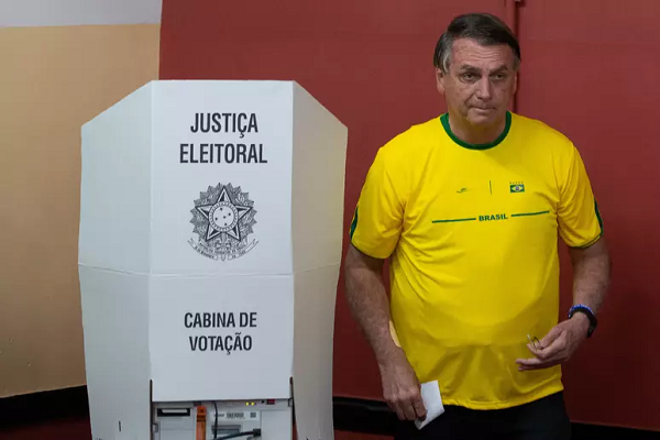 Jair Bolsonaro votando no Rio de Janeiro em 2022 (Foto: Andre Coelho/Pool/Reuters)