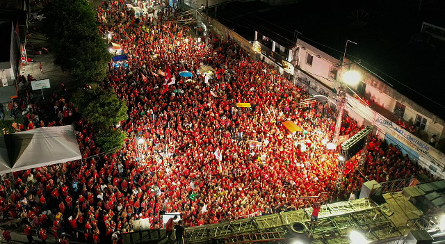 Com a presença de uma multidão de apoiadores na Gleba C, o ato foi o último comício de campanha de Caetano (Foto: Divulgação)