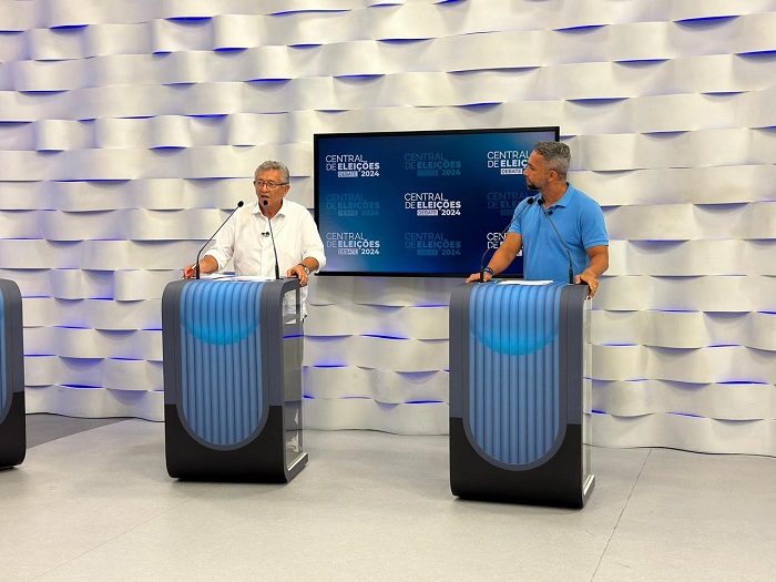 Os candidatos Luiz Caetano (PT) e Fávio Matos (União), durante o debate na TV Bahia, nesta sexta-feira (25)