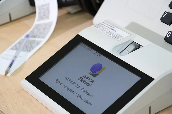 Interessados podem conferir a totalização dos votos na página Resultados do TSE (Foto: Reprodução)