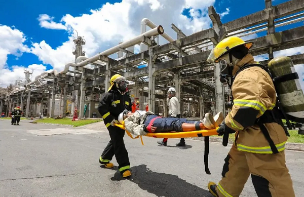 Cerca de 15 mil trabalhadores diretos e contratados de mais de 50 empresas que operam no Complexo Industrial participaram do treinamento (Foto: Reprodução)