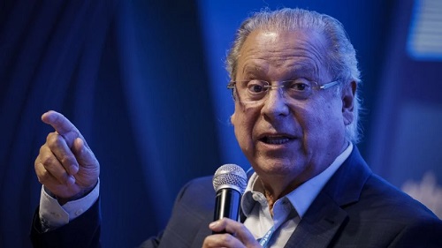 Ex-ministro e quadro histórico do PT dispara contra a pressão do mercado sobre o governo Lula e convoca mobilização popular. Na imagem o ex-ministro José Dirceu. Créditos: Bruno Santos/Folhapress