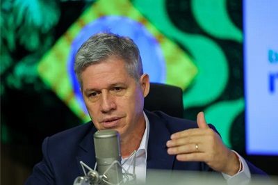 Paulo Teixeira defende primeira-dama - Foto: Fábio Rodrigues Pozzebom / Agência Brasil