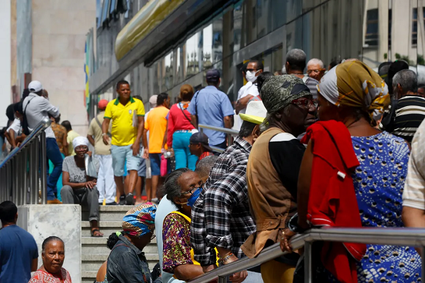 Ajuste da idade será feito na aposentadoria por tempo de contribuição (Foto: Rafael Martins/Ag: A TARDE)