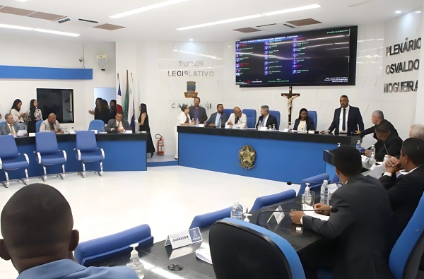 Além da falta de transparência, a decisão revela prioridades distantes das necessidades urgentes do município - Foto: Câmara