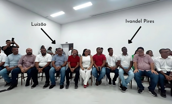 Luizão de Camaçari (Republicanos) e Ivandel Pires compareceram ao evento de anúncio de parte do secretariado do prefeito eleito Luiz Caetano (PT) (Foto: Divulgação)