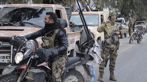 Terroristas avançam sobre a capital da Síria na ofensiva em larga escala contra Bashar al-Assad - 07/12/2024 (Foto: REUTERS/Mahmoud Hasano)